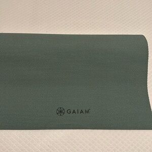 Gaiam yoga mat